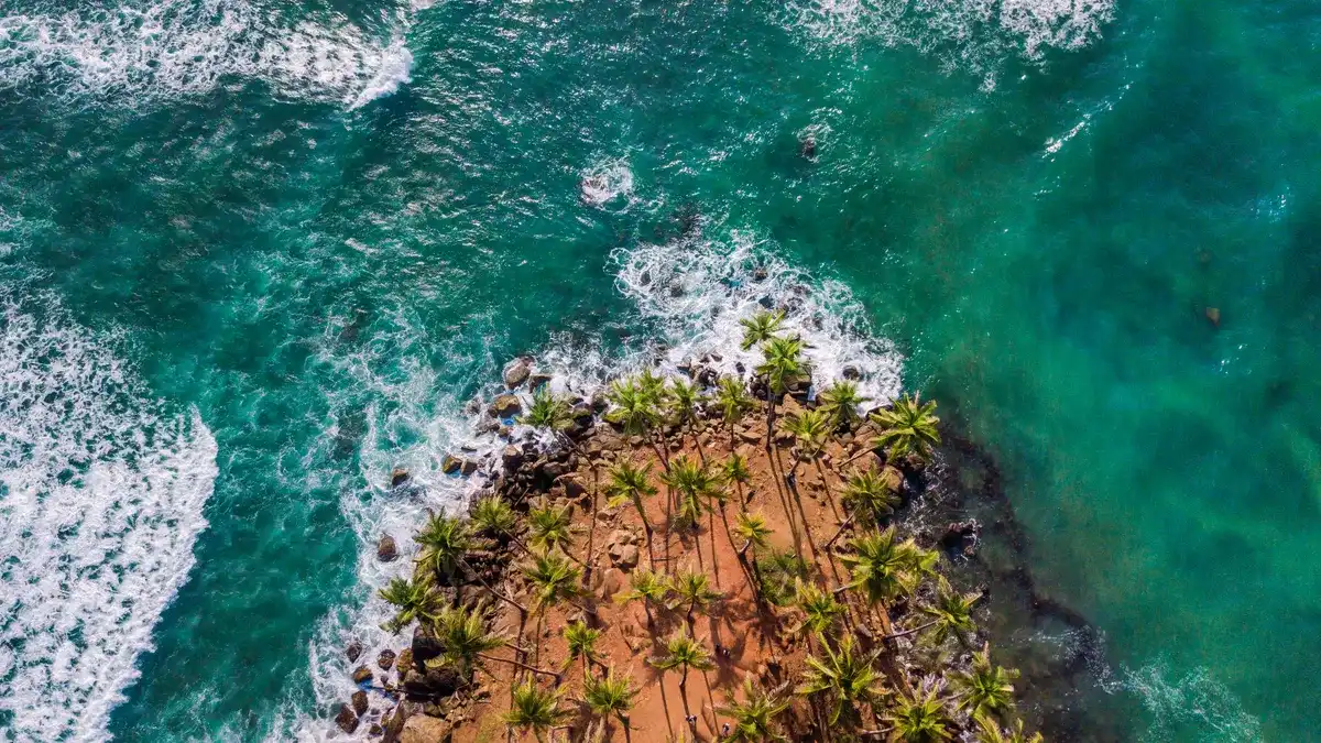 Coconut Tree Hill, Sri Lanka