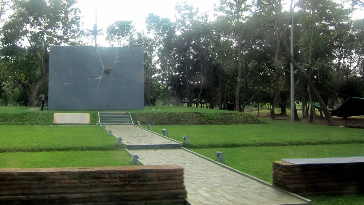 Kilinochchi War Memorial, Sri Lanka