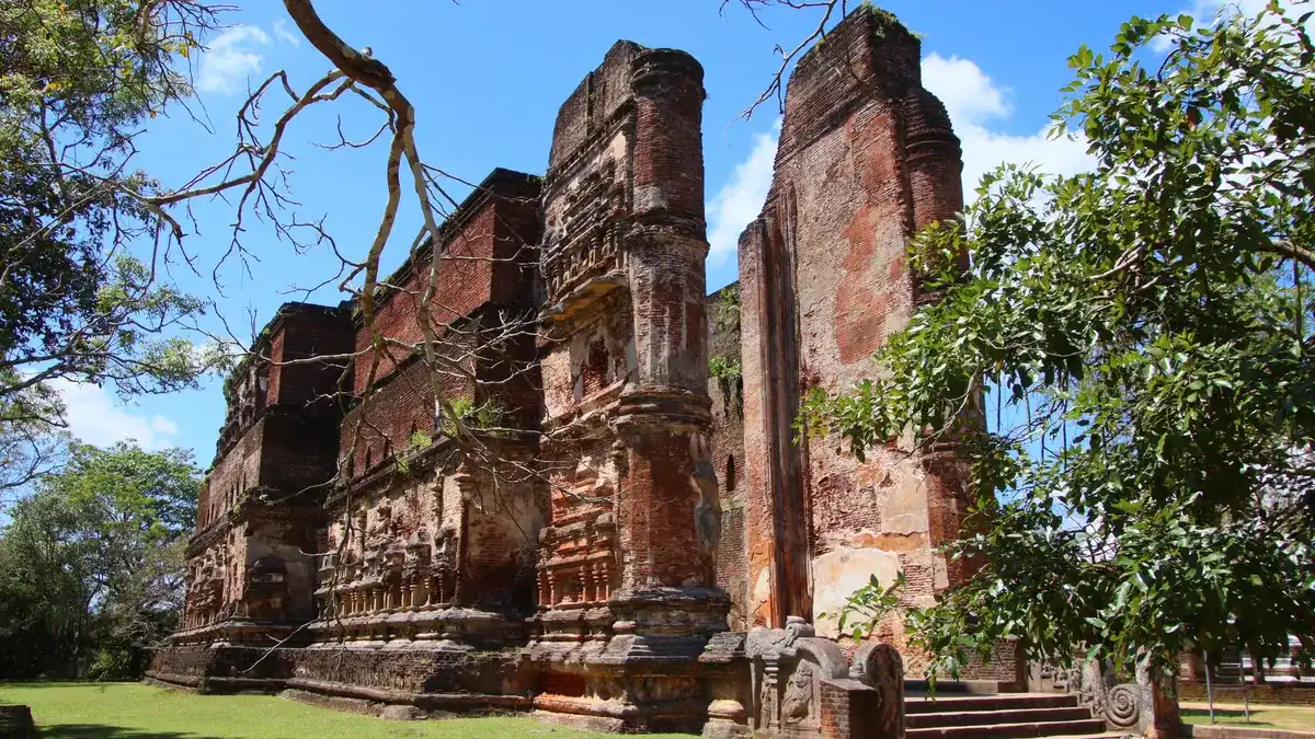 Lankatilaka Temple, Sri Lanka
